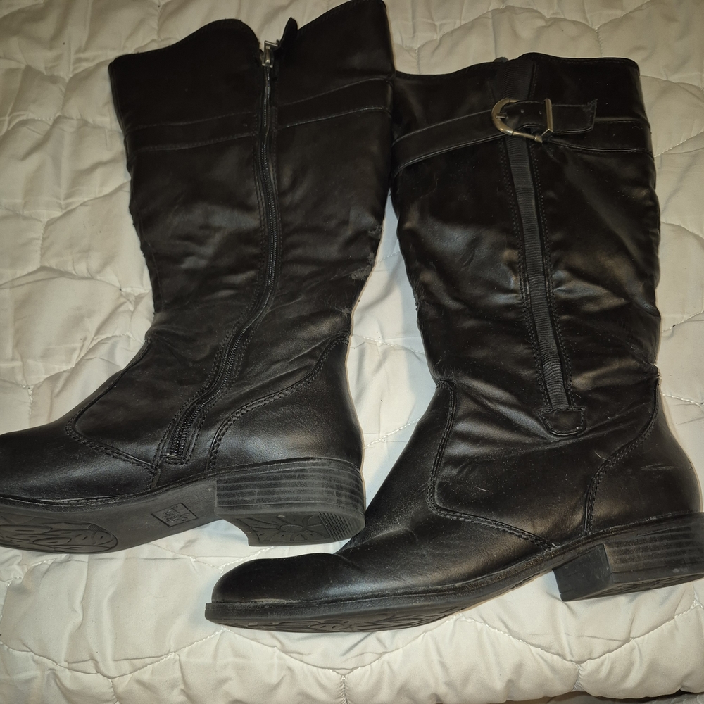 Life Stride Black Heeled Boots